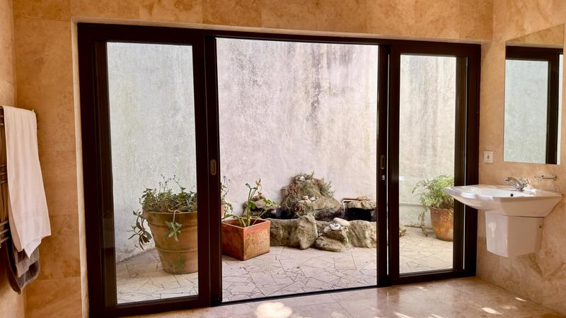 9 Bedroom Property for Sale in Hout Bay Western Cape